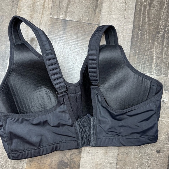 Livi Active Black and Pink Sports Bra with Asymmetrical Design - Picture 4 of 12